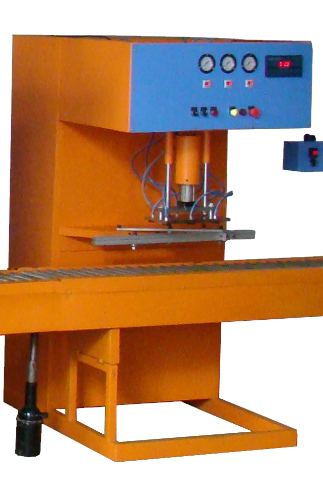 Manufacturers Exporters and Wholesale Suppliers of Air Leakage Testing Machine.Six Cell At A Time Noida Uttar Pradesh